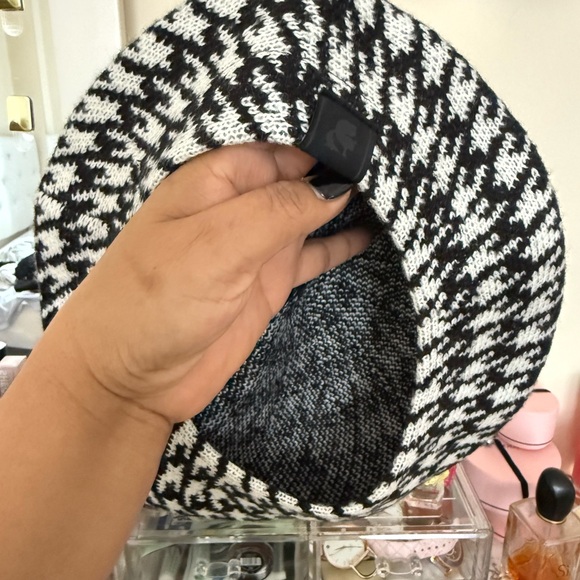 Black and White Karl lagerfeld beret - Picture 2 of 5